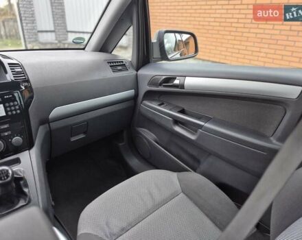 Чорний Опель Зафіра, об'ємом двигуна 1.8 л та пробігом 201 тис. км за 6990 $, фото 25 на Automoto.ua