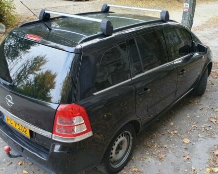 Черный Опель Зафира, объемом двигателя 1.7 л и пробегом 315 тыс. км за 4042 $, фото 1 на Automoto.ua