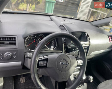 Черный Опель Зафира, объемом двигателя 1.7 л и пробегом 214 тыс. км за 6900 $, фото 7 на Automoto.ua