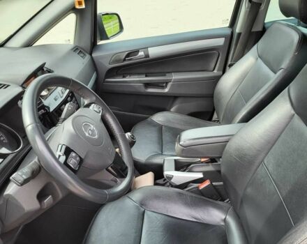 Черный Опель Зафира, объемом двигателя 1.7 л и пробегом 256 тыс. км за 6000 $, фото 3 на Automoto.ua