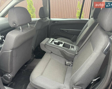 Черный Опель Зафира, объемом двигателя 1.6 л и пробегом 201 тыс. км за 7100 $, фото 61 на Automoto.ua