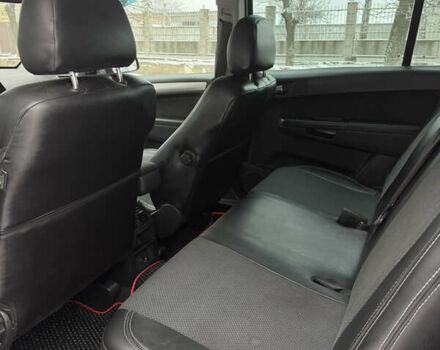 Черный Опель Зафира, объемом двигателя 1.7 л и пробегом 244 тыс. км за 7499 $, фото 58 на Automoto.ua