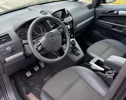 Чорний Опель Зафіра, об'ємом двигуна 1.8 л та пробігом 220 тис. км за 7000 $, фото 13 на Automoto.ua