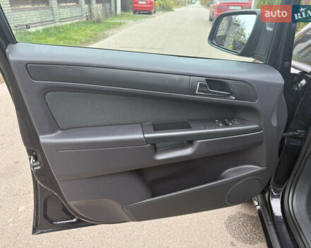 Черный Опель Зафира, объемом двигателя 1.6 л и пробегом 201 тыс. км за 7100 $, фото 22 на Automoto.ua