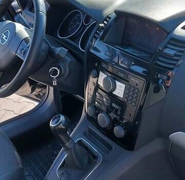 Черный Опель Зафира, объемом двигателя 1.7 л и пробегом 220 тыс. км за 7200 $, фото 19 на Automoto.ua