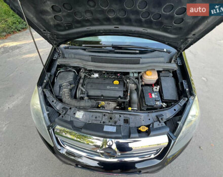 Черный Опель Зафира, объемом двигателя 1.8 л и пробегом 253 тыс. км за 7000 $, фото 8 на Automoto.ua