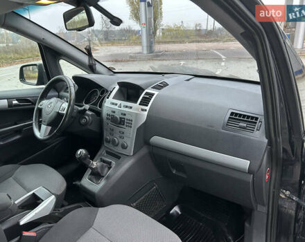 Черный Опель Зафира, объемом двигателя 1.91 л и пробегом 278 тыс. км за 6400 $, фото 35 на Automoto.ua