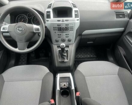 Черный Опель Зафира, объемом двигателя 1.8 л и пробегом 186 тыс. км за 7200 $, фото 23 на Automoto.ua