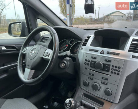 Черный Опель Зафира, объемом двигателя 1.91 л и пробегом 278 тыс. км за 6400 $, фото 36 на Automoto.ua