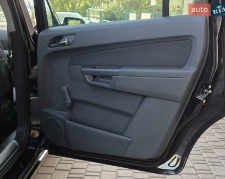 Черный Опель Зафира, объемом двигателя 2.2 л и пробегом 165 тыс. км за 8699 $, фото 28 на Automoto.ua