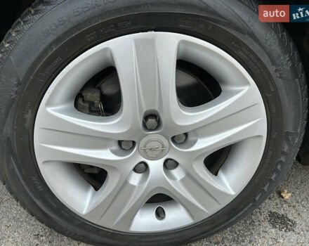 Черный Опель Зафира, объемом двигателя 1.91 л и пробегом 278 тыс. км за 6400 $, фото 7 на Automoto.ua