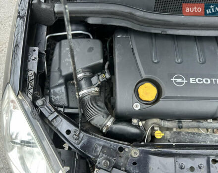 Черный Опель Зафира, объемом двигателя 1.91 л и пробегом 278 тыс. км за 6400 $, фото 42 на Automoto.ua