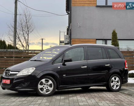 Черный Опель Зафира, объемом двигателя 1.9 л и пробегом 172 тыс. км за 8000 $, фото 2 на Automoto.ua