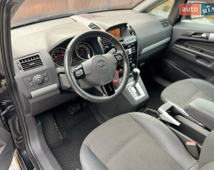 Черный Опель Зафира, объемом двигателя 1.9 л и пробегом 172 тыс. км за 8000 $, фото 18 на Automoto.ua