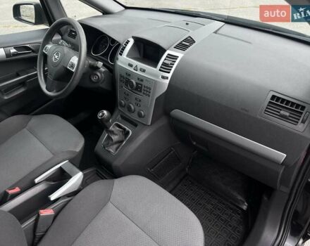 Черный Опель Зафира, объемом двигателя 1.8 л и пробегом 186 тыс. км за 7200 $, фото 22 на Automoto.ua