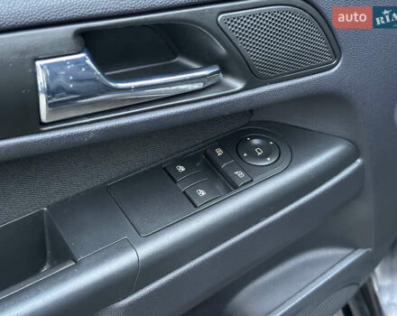 Черный Опель Зафира, объемом двигателя 1.6 л и пробегом 265 тыс. км за 6200 $, фото 25 на Automoto.ua