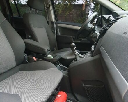 Черный Опель Зафира, объемом двигателя 1.7 л и пробегом 315 тыс. км за 4042 $, фото 3 на Automoto.ua