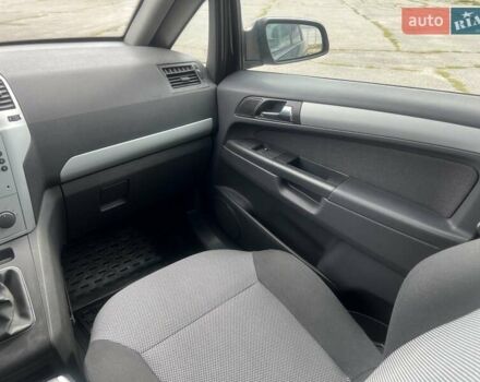 Черный Опель Зафира, объемом двигателя 1.8 л и пробегом 186 тыс. км за 7200 $, фото 25 на Automoto.ua