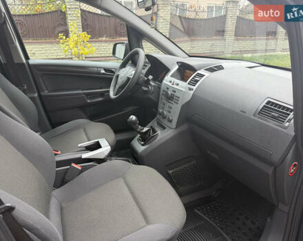 Черный Опель Зафира, объемом двигателя 1.6 л и пробегом 201 тыс. км за 7100 $, фото 34 на Automoto.ua