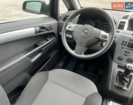 Черный Опель Зафира, объемом двигателя 1.8 л и пробегом 186 тыс. км за 7200 $, фото 24 на Automoto.ua