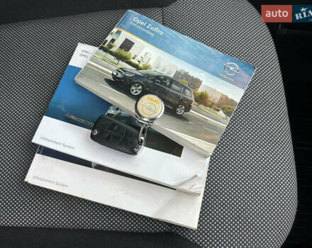 Черный Опель Зафира, объемом двигателя 1.91 л и пробегом 278 тыс. км за 6400 $, фото 37 на Automoto.ua