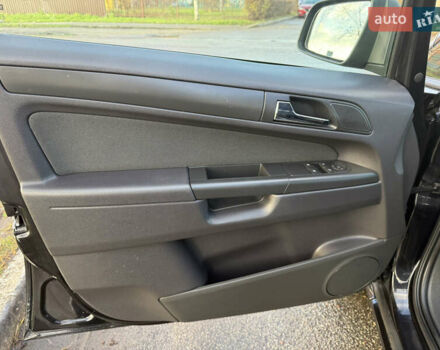 Черный Опель Зафира, объемом двигателя 1.6 л и пробегом 201 тыс. км за 7000 $, фото 12 на Automoto.ua