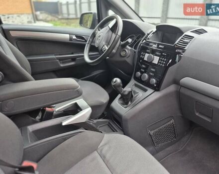 Чорний Опель Зафіра, об'ємом двигуна 1.8 л та пробігом 201 тис. км за 6990 $, фото 31 на Automoto.ua