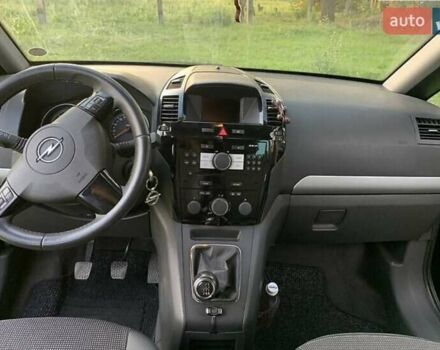 Черный Опель Зафира, объемом двигателя 1.69 л и пробегом 300 тыс. км за 6700 $, фото 7 на Automoto.ua