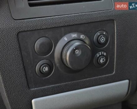 Черный Опель Зафира, объемом двигателя 2.2 л и пробегом 165 тыс. км за 8699 $, фото 37 на Automoto.ua