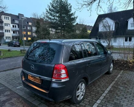 Черный Опель Зафира, объемом двигателя 1.6 л и пробегом 183 тыс. км за 7650 $, фото 16 на Automoto.ua