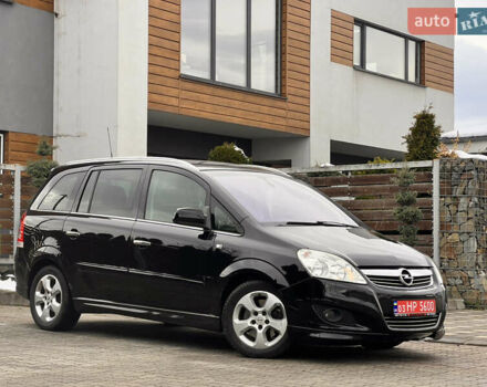 Черный Опель Зафира, объемом двигателя 1.9 л и пробегом 172 тыс. км за 8000 $, фото 5 на Automoto.ua