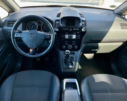 Чорний Опель Зафіра, об'ємом двигуна 1.9 л та пробігом 182 тис. км за 2300 $, фото 15 на Automoto.ua