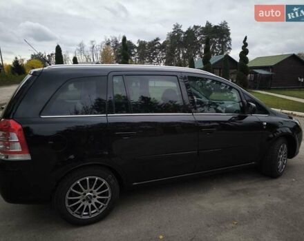 Черный Опель Зафира, объемом двигателя 1.7 л и пробегом 230 тыс. км за 7400 $, фото 7 на Automoto.ua