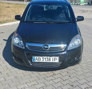 Черный Опель Зафира, объемом двигателя 1.7 л и пробегом 220 тыс. км за 7200 $, фото 9 на Automoto.ua
