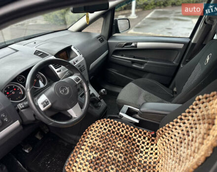 Черный Опель Зафира, объемом двигателя 1.69 л и пробегом 273 тыс. км за 6500 $, фото 11 на Automoto.ua