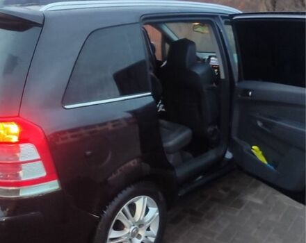 Черный Опель Зафира, объемом двигателя 1.9 л и пробегом 300 тыс. км за 8000 $, фото 10 на Automoto.ua