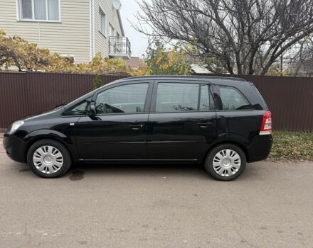 Черный Опель Зафира, объемом двигателя 1.6 л и пробегом 201 тыс. км за 7100 $, фото 2 на Automoto.ua