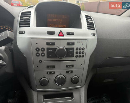 Черный Опель Зафира, объемом двигателя 1.6 л и пробегом 201 тыс. км за 7100 $, фото 31 на Automoto.ua