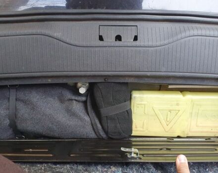 Черный Опель Зафира, объемом двигателя 1.7 л и пробегом 315 тыс. км за 4042 $, фото 5 на Automoto.ua