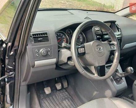 Черный Опель Зафира, объемом двигателя 1.6 л и пробегом 225 тыс. км за 6700 $, фото 19 на Automoto.ua