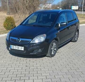 Черный Опель Зафира, объемом двигателя 1.7 л и пробегом 220 тыс. км за 7200 $, фото 11 на Automoto.ua