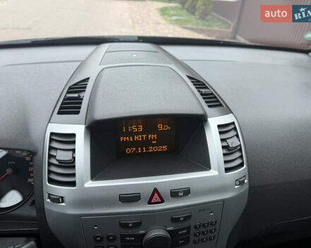 Черный Опель Зафира, объемом двигателя 1.6 л и пробегом 201 тыс. км за 7100 $, фото 29 на Automoto.ua