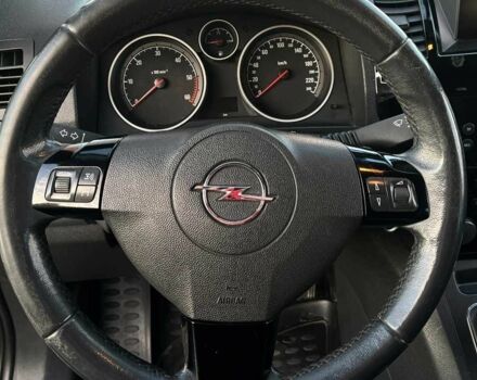 Черный Опель Зафира, объемом двигателя 1.7 л и пробегом 280 тыс. км за 7000 $, фото 10 на Automoto.ua