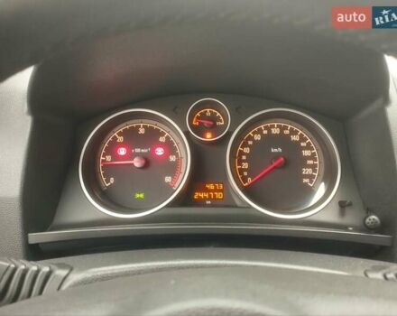 Черный Опель Зафира, объемом двигателя 1.7 л и пробегом 244 тыс. км за 7650 $, фото 25 на Automoto.ua