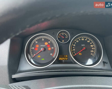 Черный Опель Зафира, объемом двигателя 1.7 л и пробегом 260 тыс. км за 6999 $, фото 27 на Automoto.ua