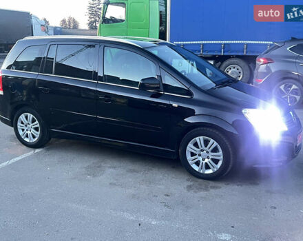 Черный Опель Зафира, объемом двигателя 1.7 л и пробегом 206 тыс. км за 8300 $, фото 5 на Automoto.ua