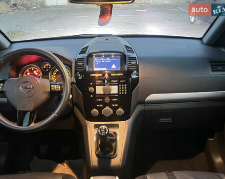 Черный Опель Зафира, объемом двигателя 1.7 л и пробегом 206 тыс. км за 8300 $, фото 9 на Automoto.ua