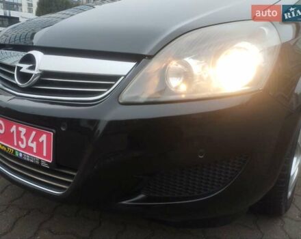 Черный Опель Зафира, объемом двигателя 1.7 л и пробегом 244 тыс. км за 7650 $, фото 17 на Automoto.ua