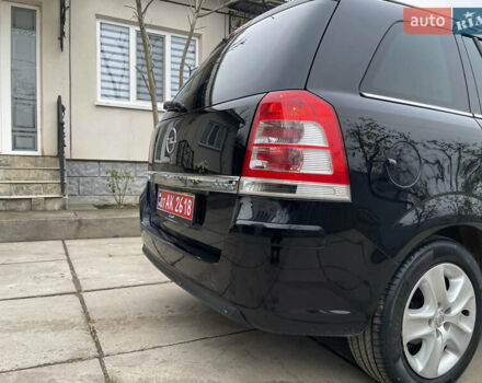 Черный Опель Зафира, объемом двигателя 1.7 л и пробегом 260 тыс. км за 6999 $, фото 10 на Automoto.ua