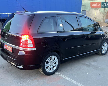 Черный Опель Зафира, объемом двигателя 1.7 л и пробегом 206 тыс. км за 8300 $, фото 4 на Automoto.ua